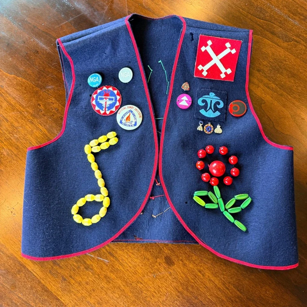 Vintage Camp‎ Fire Girls Wool Felt Vest Navy Blue Beaded Patches Pins NGA Scout